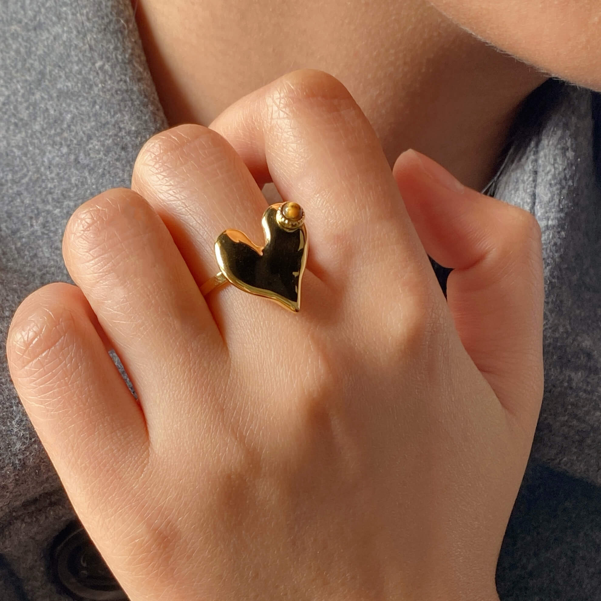 Meideya Waterproof 18k Gold Plated Heart Ring with Tiger's Eye, 18k gold-plated stainless steel