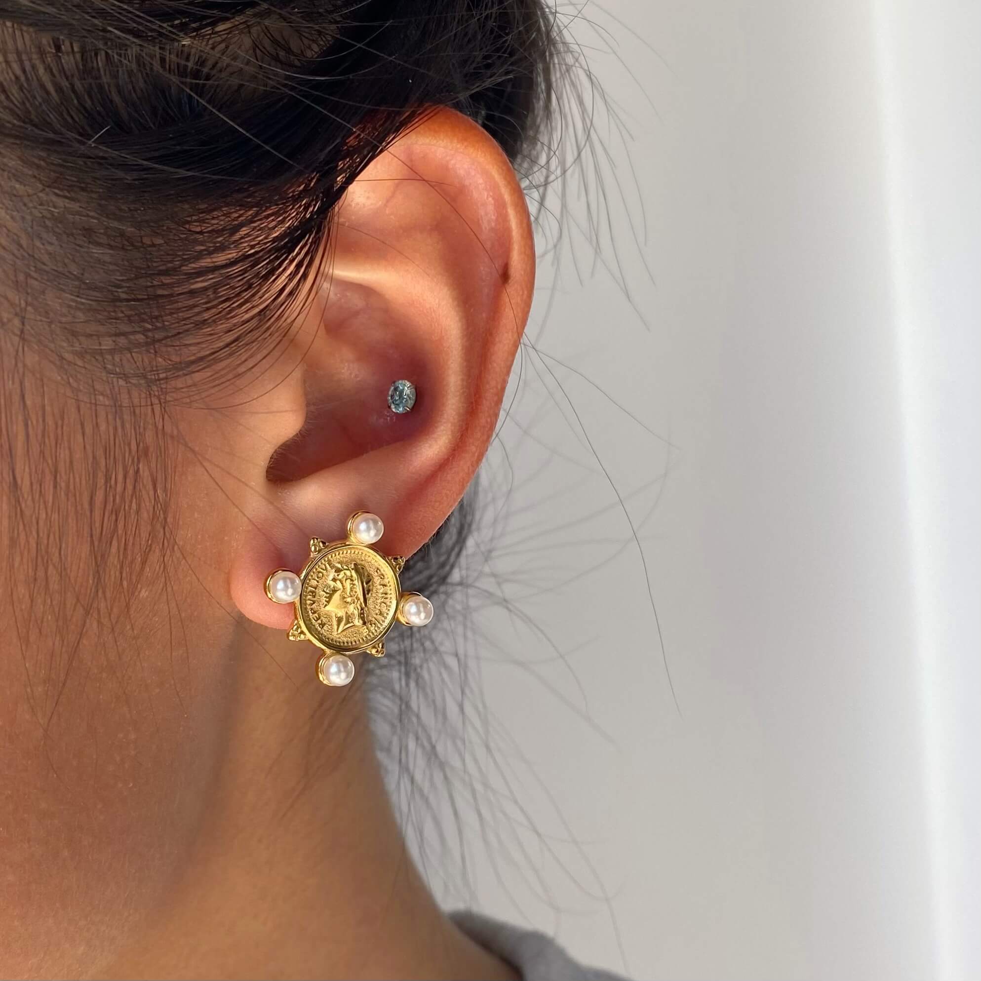 Meideya Royal Medallion Stud Earrings, waterproof 18k gold-plated stainless steel