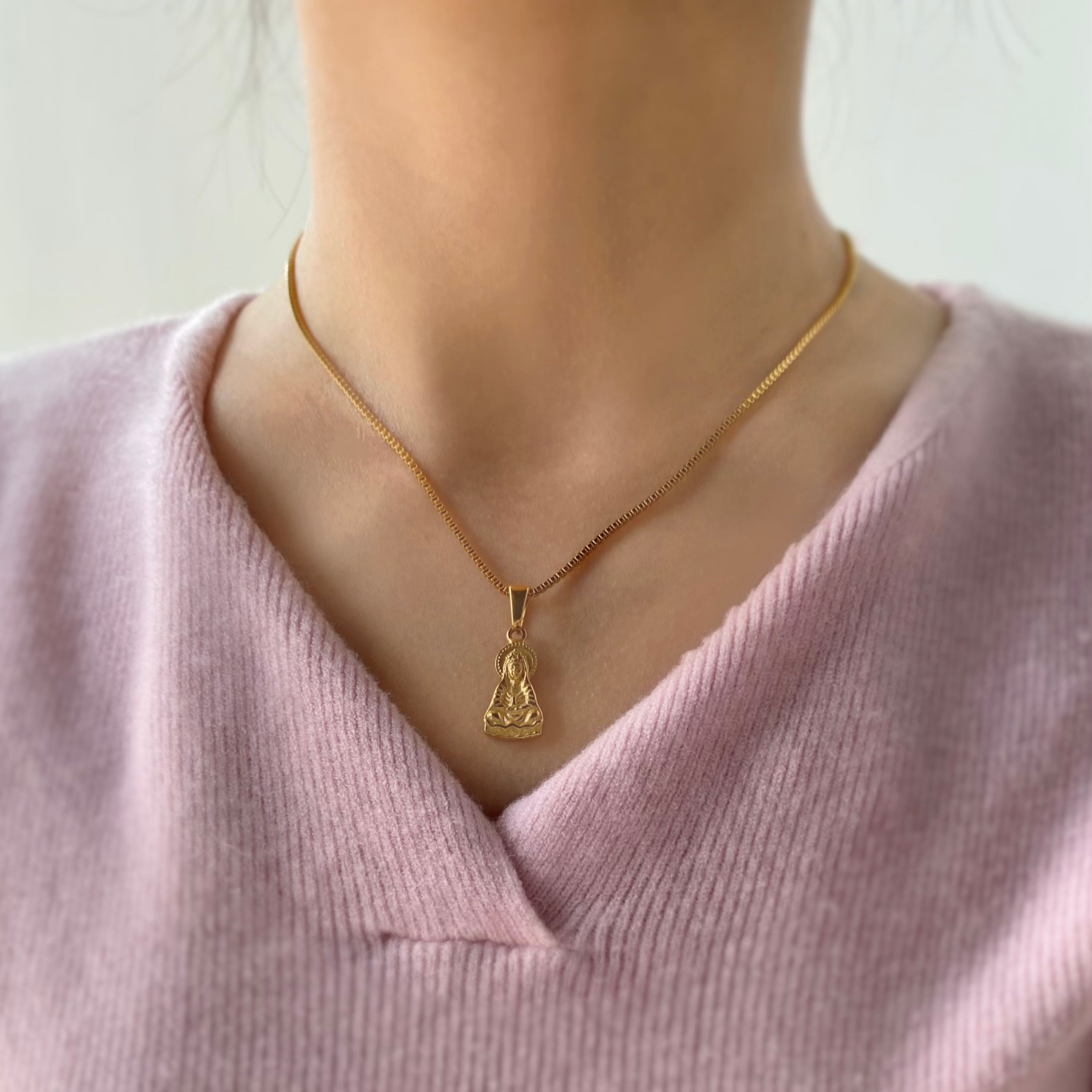 Meideya Gold Guanyin Pendant Necklace, waterproof 18k gold-plated stainless steel