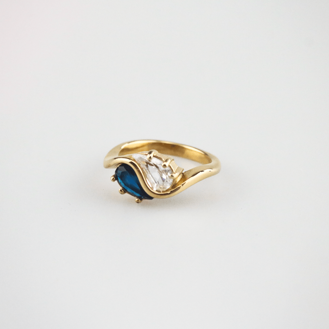 midnight kiss ring in stainless steel, waterproof jewelry for women