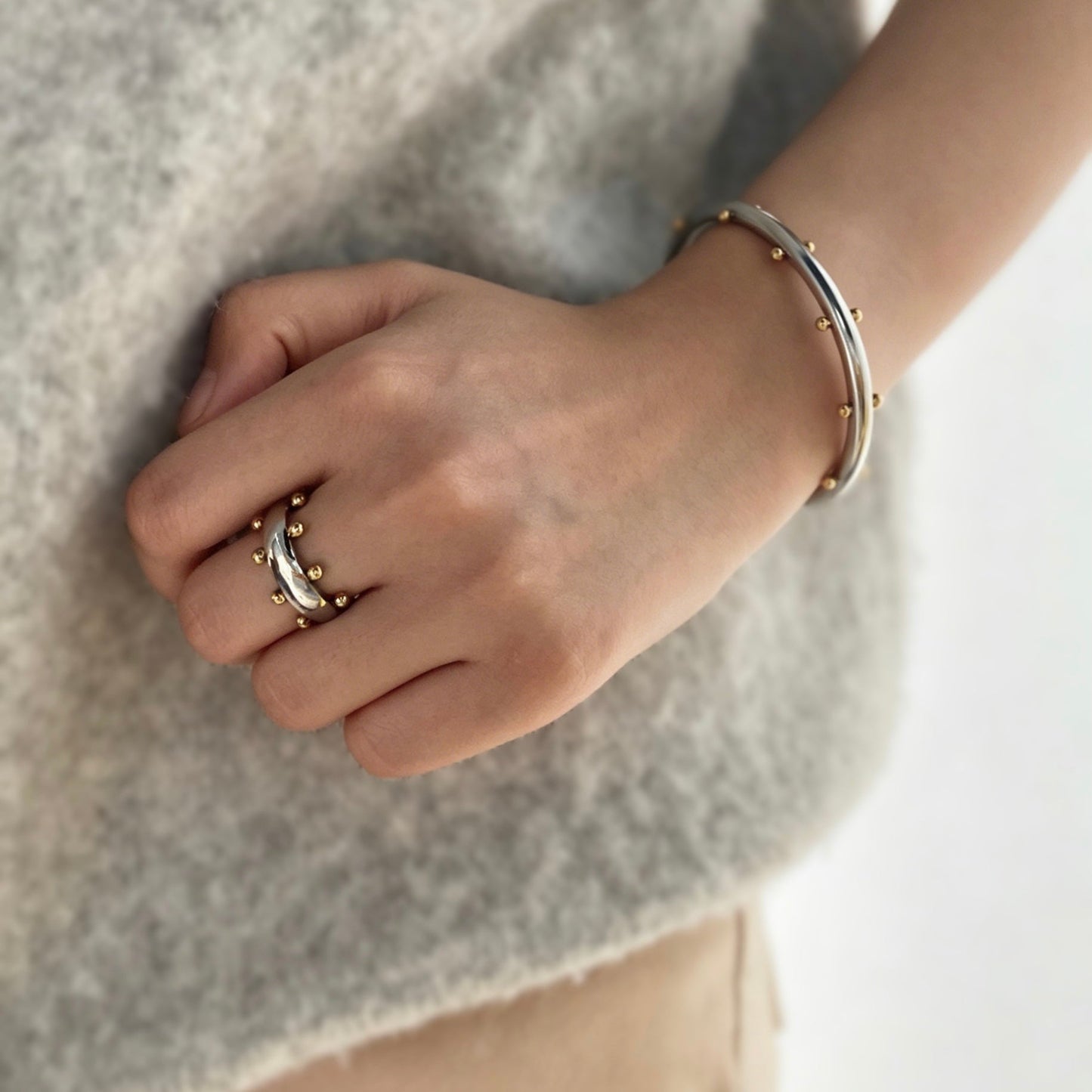 Orbit Mixed Cuff Armband – Zweifarbig 18k Gold & Silber