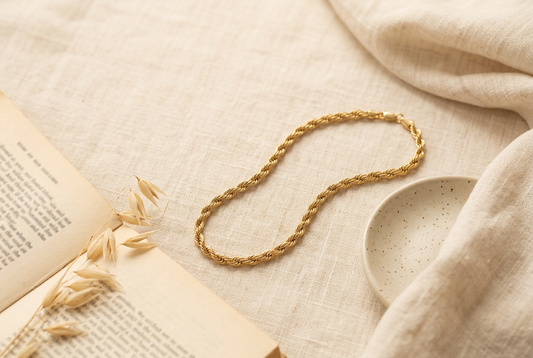 How to Clean a Stainless Steel Necklace (Step by Step)