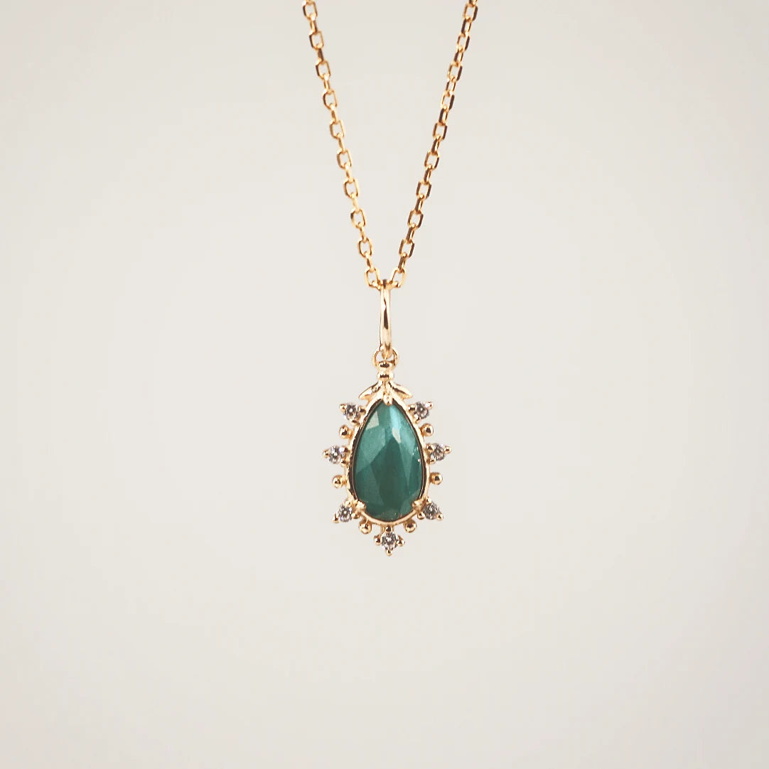 What Is Malachite? A Guide to the Green Banded Stone