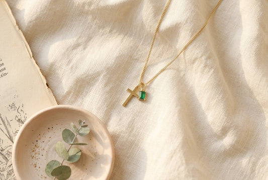 Dainty Cross Necklace: How to Choose One That Lasts