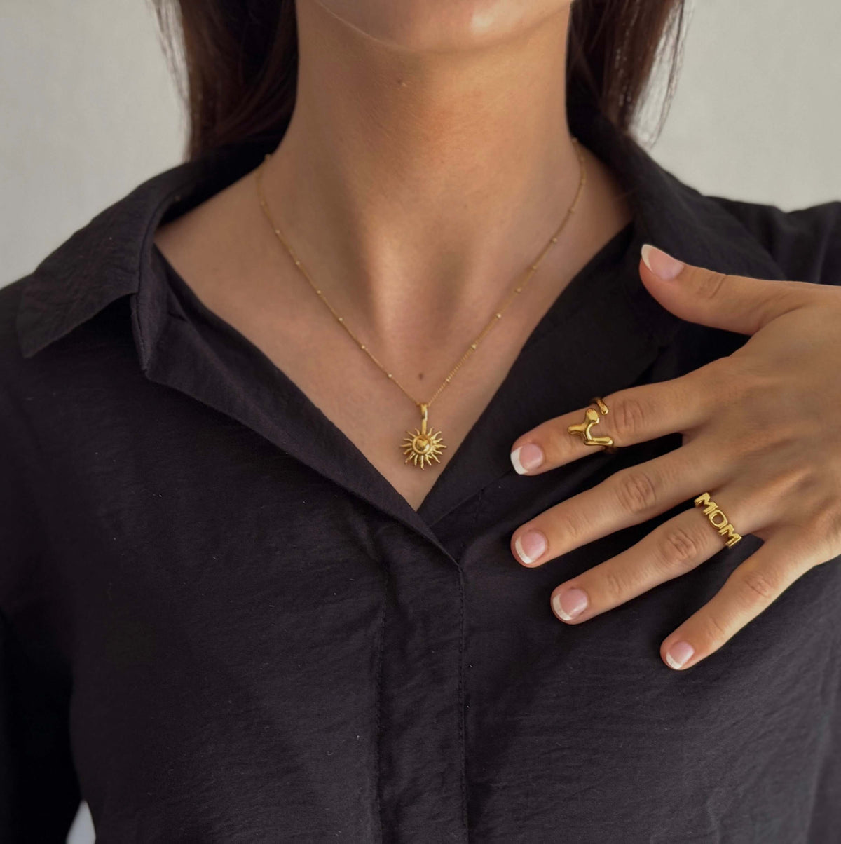 Sun pendant necklace