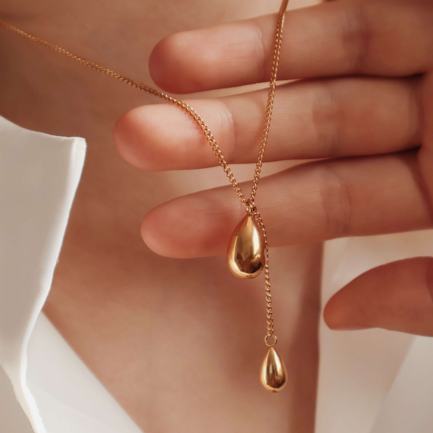 Meideya Teardrop Dangle Necklace, waterproof 18k gold-plated stainless steel