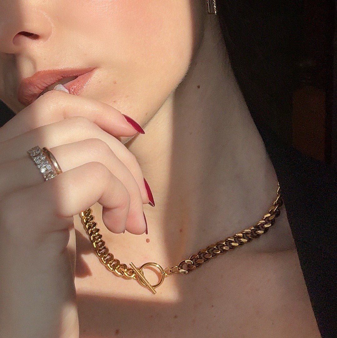 T-bar Curb Chain Necklace