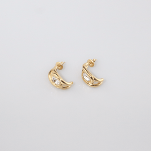 Aura CZ Huggie-Earrings