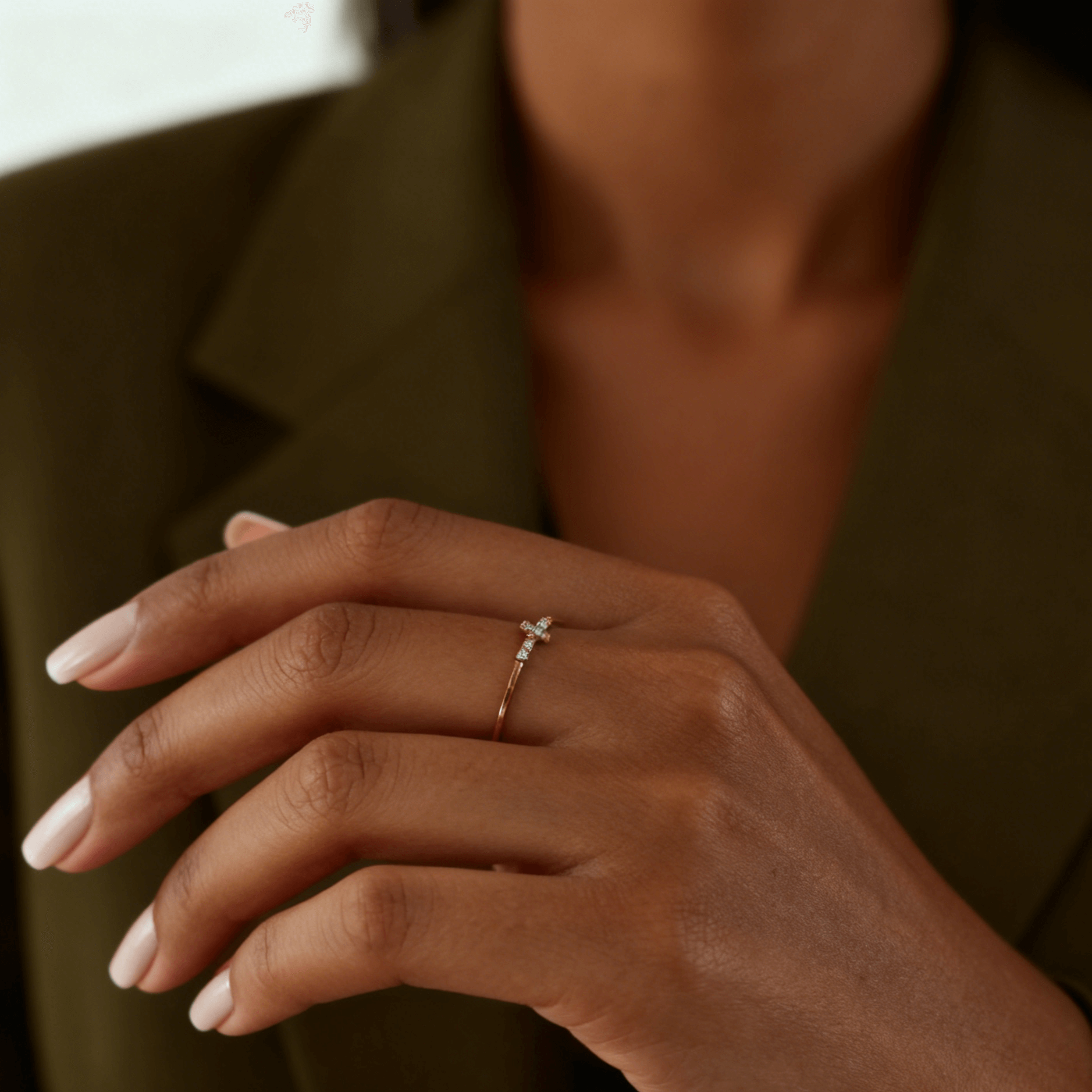 Meideya Delicate Pave Cross Ring – Waterproof 18K Gold Plated