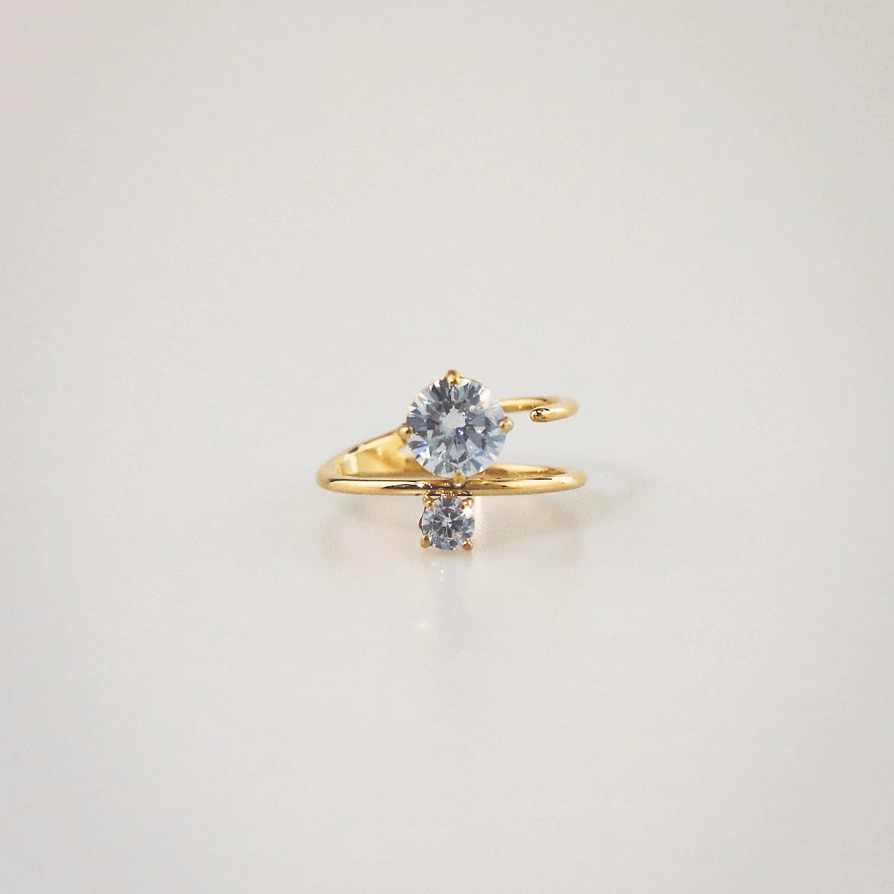 Meideya jewelry a gold ring with two spark stones