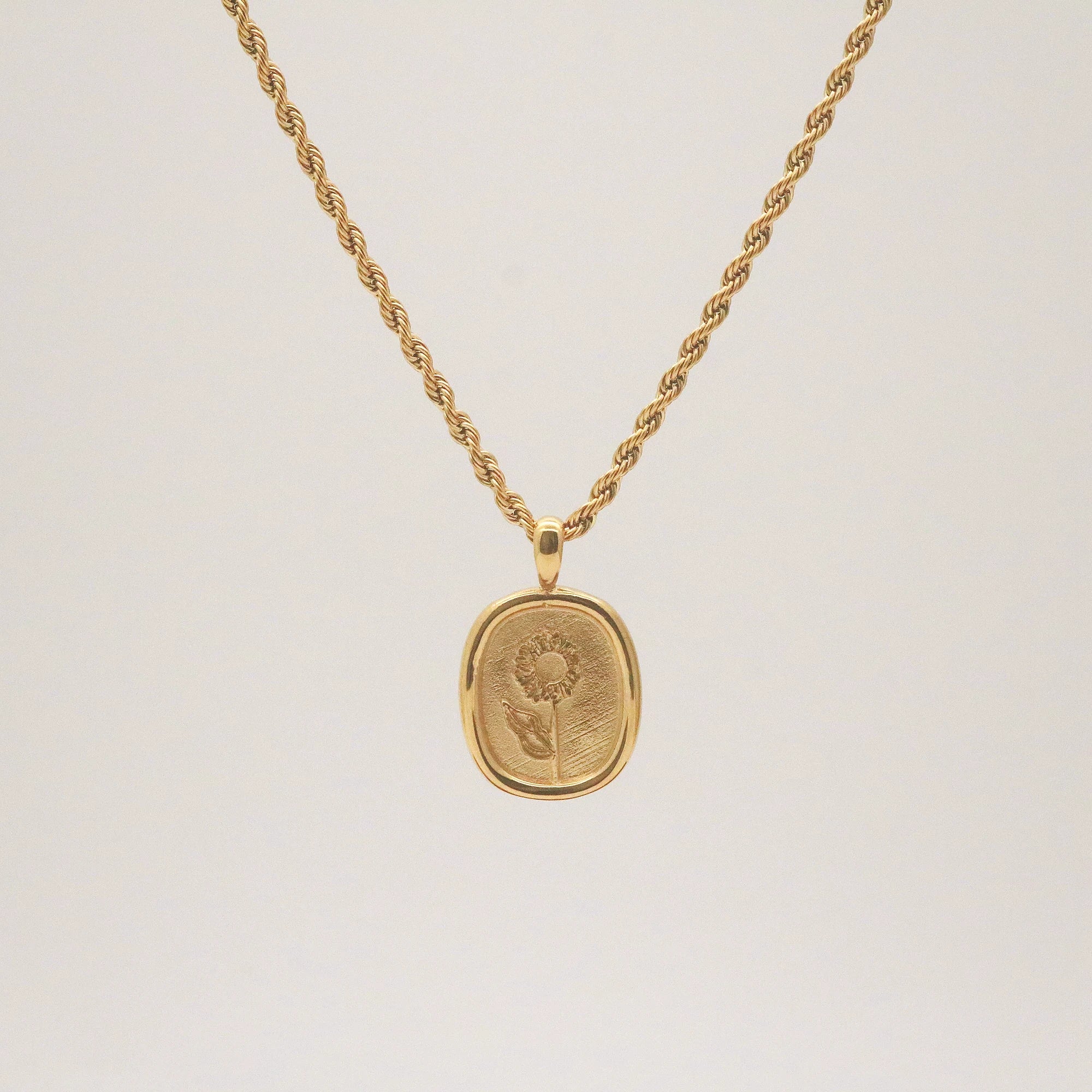 Effie flower engraved pendant necklace
