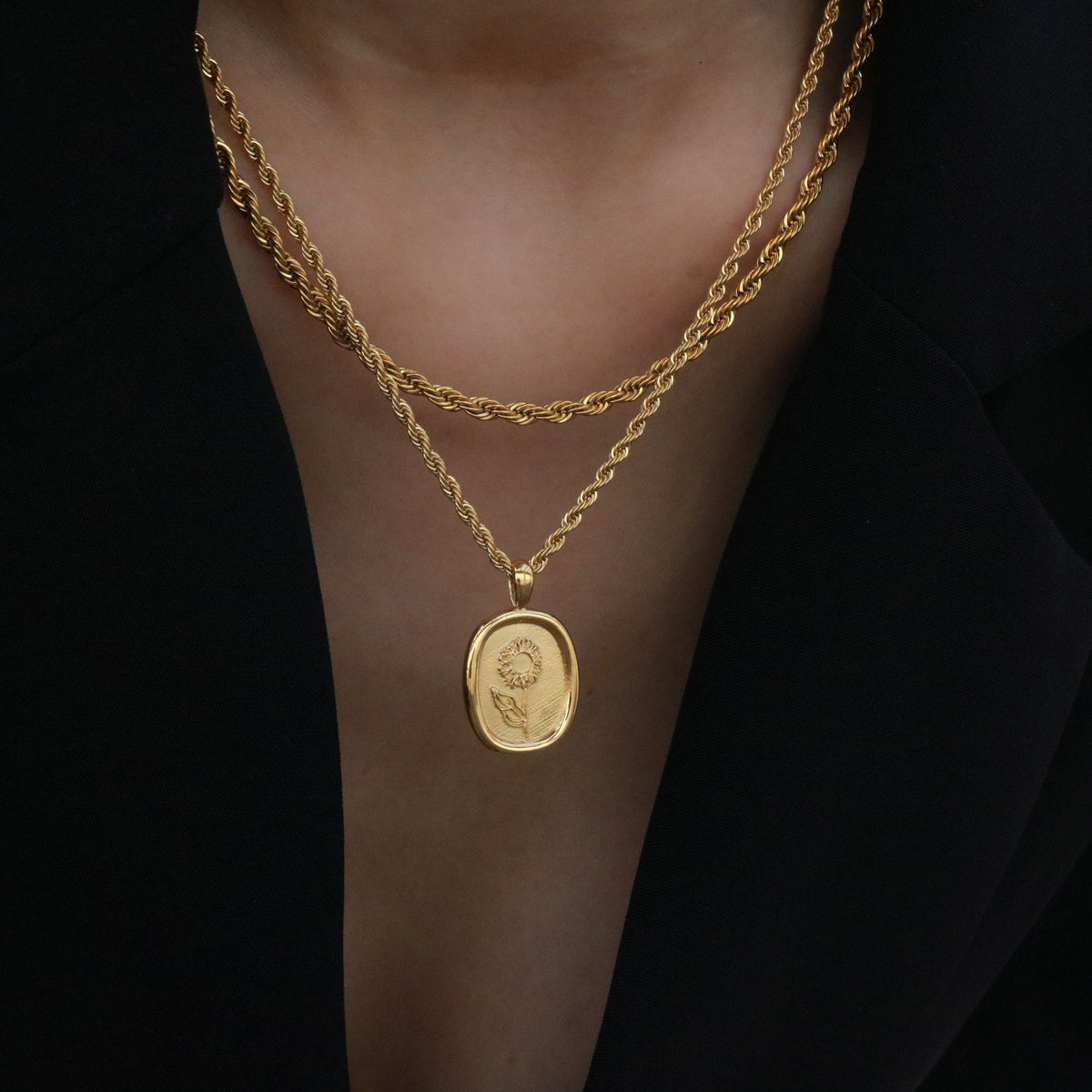 gold layered flower engraved necklace