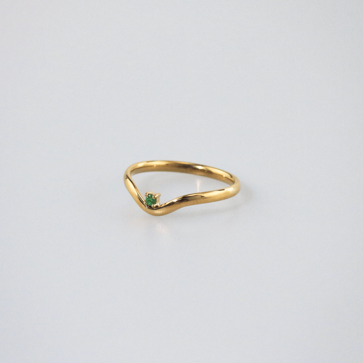 Stainless steel ring - Emerald dot wave ring in gold color