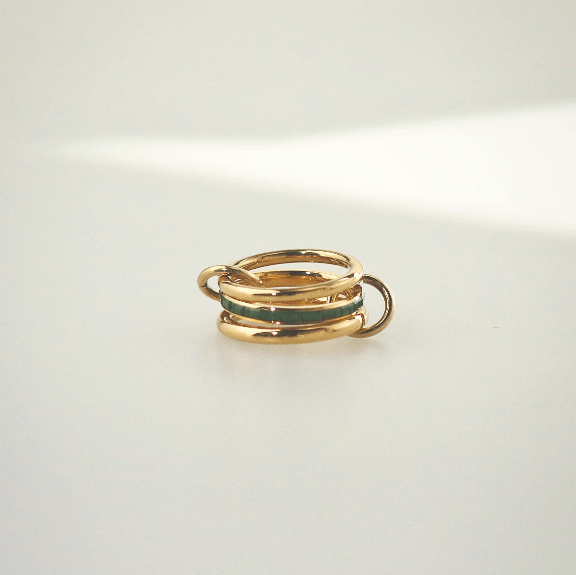 emerald ring gold
