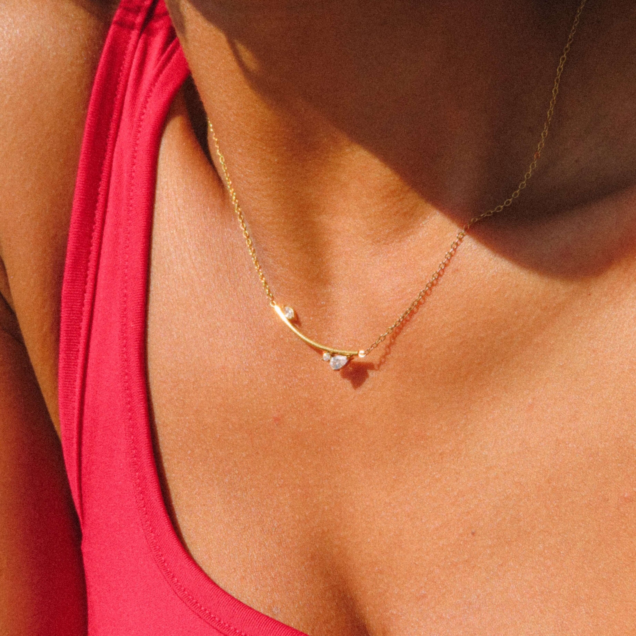 Faye Sparkling Curved Bar Necklace