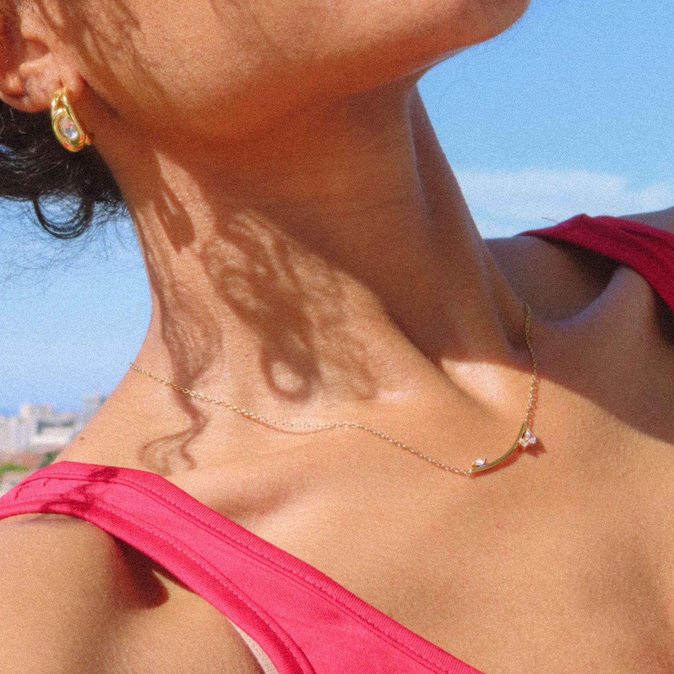 Faye Sparkling Curved Bar Necklace