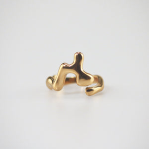 Meideya Jewelry Fun Sculpted Ring in 18k gold plated stainless steel