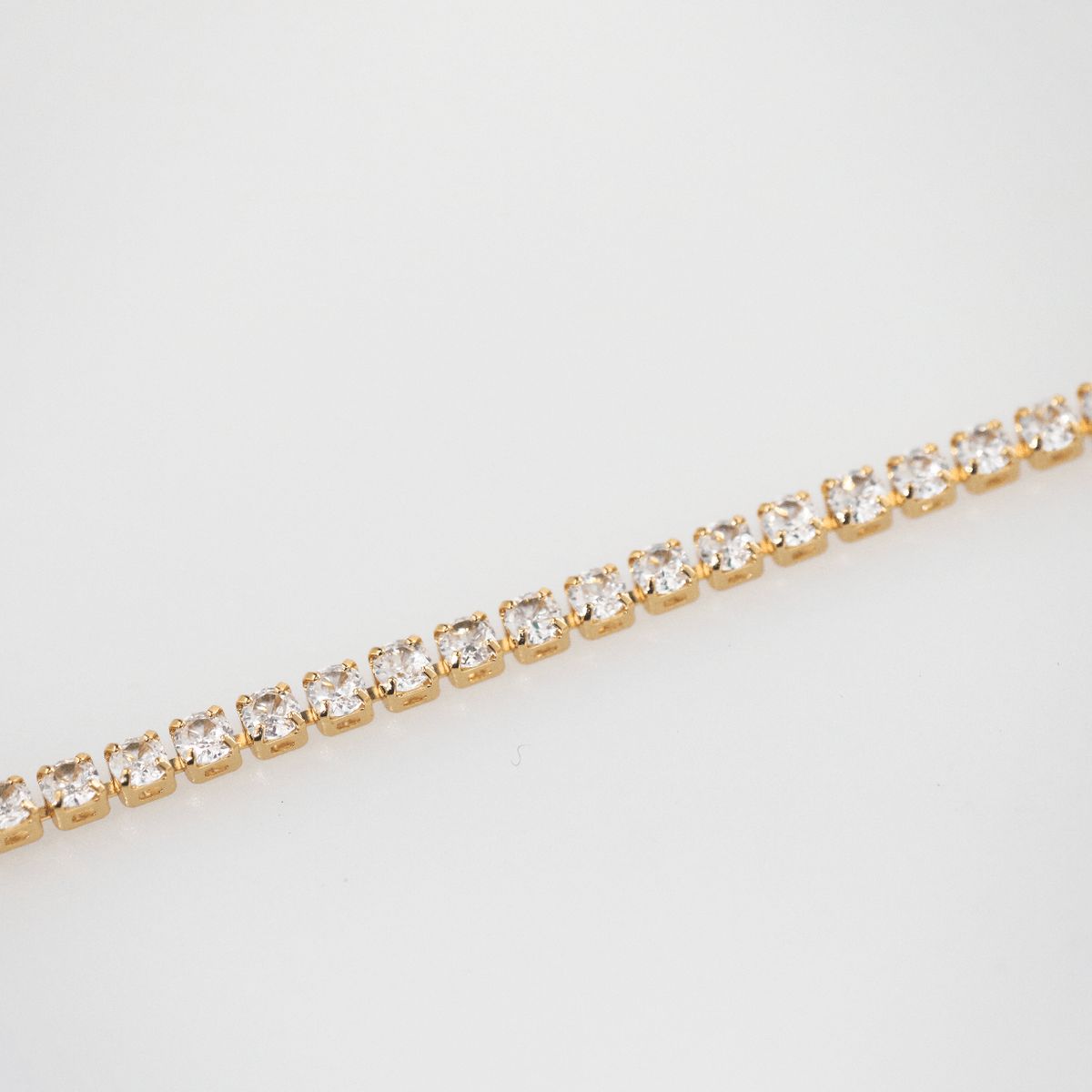 gold tennis chain