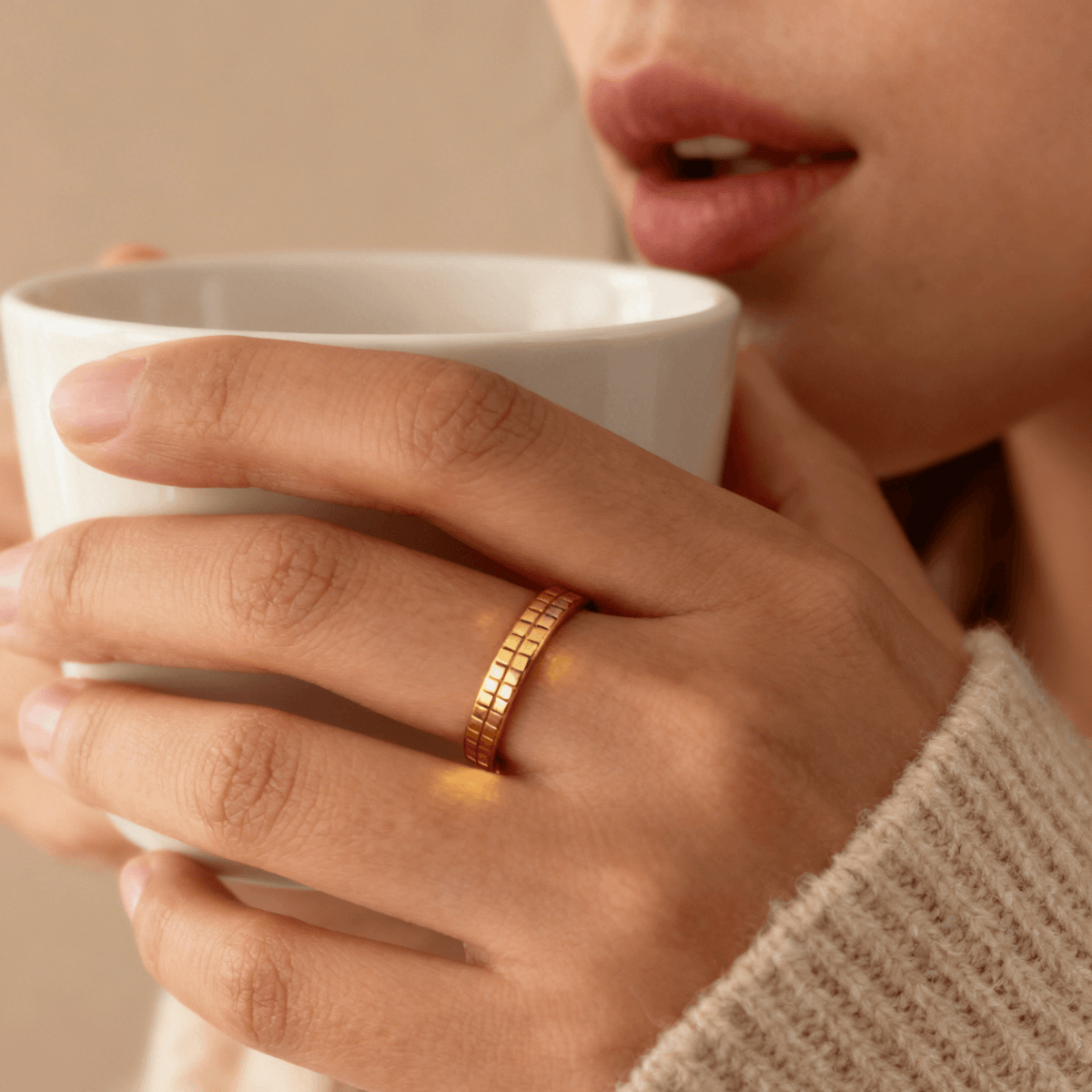 Gridline Band Ring, waterproof 18k gold-plated stainless steel