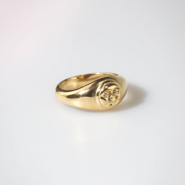 Moonface Signet Ring – Waterproof Gold Stainless Steel