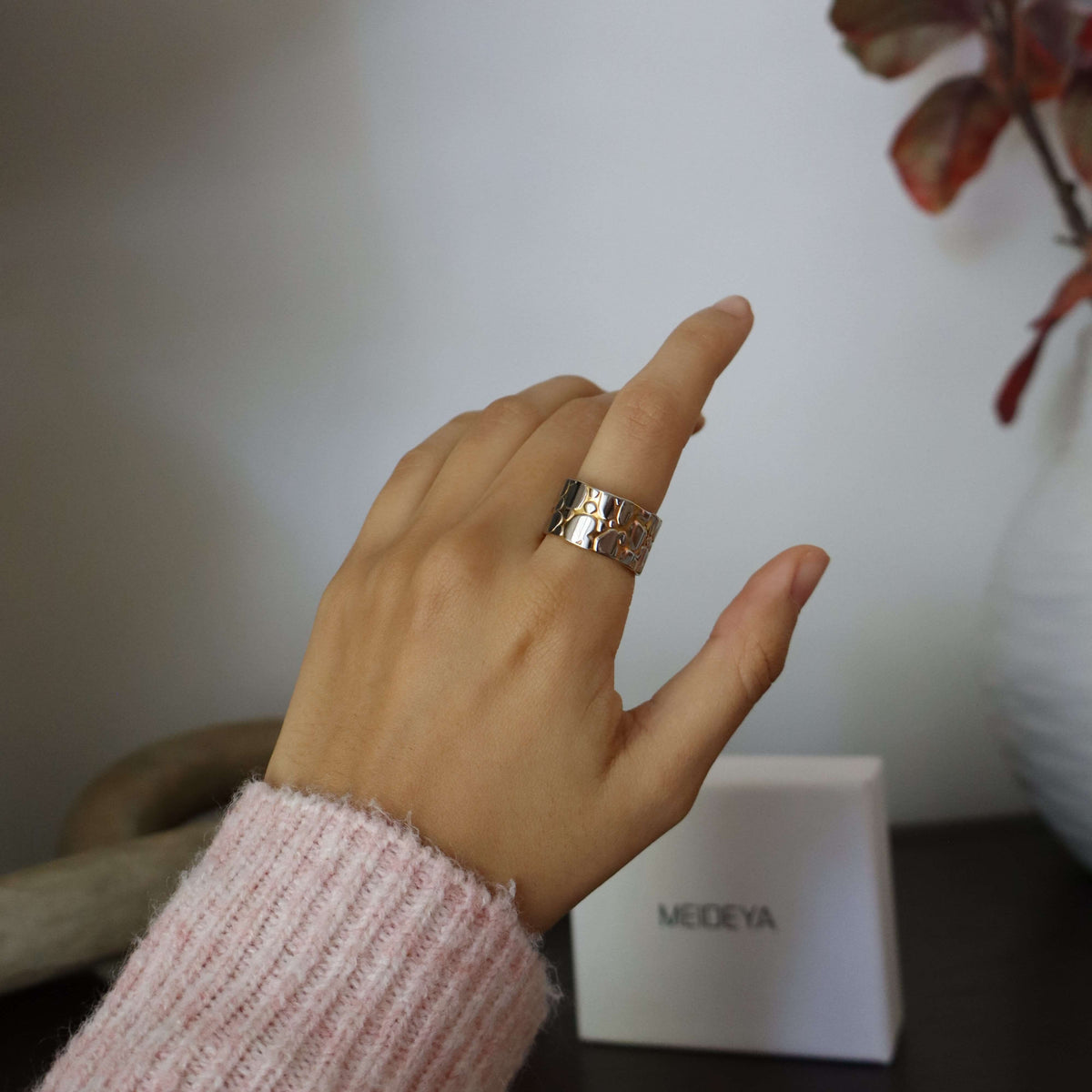 Waterproof Tarnish-Free Pebble Statement Band Ring, 18k gold-plated stainless steel