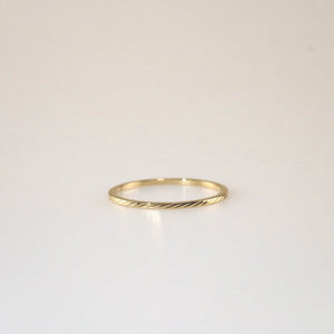 Meideya Jewelry Herringbone Slim Band Ring