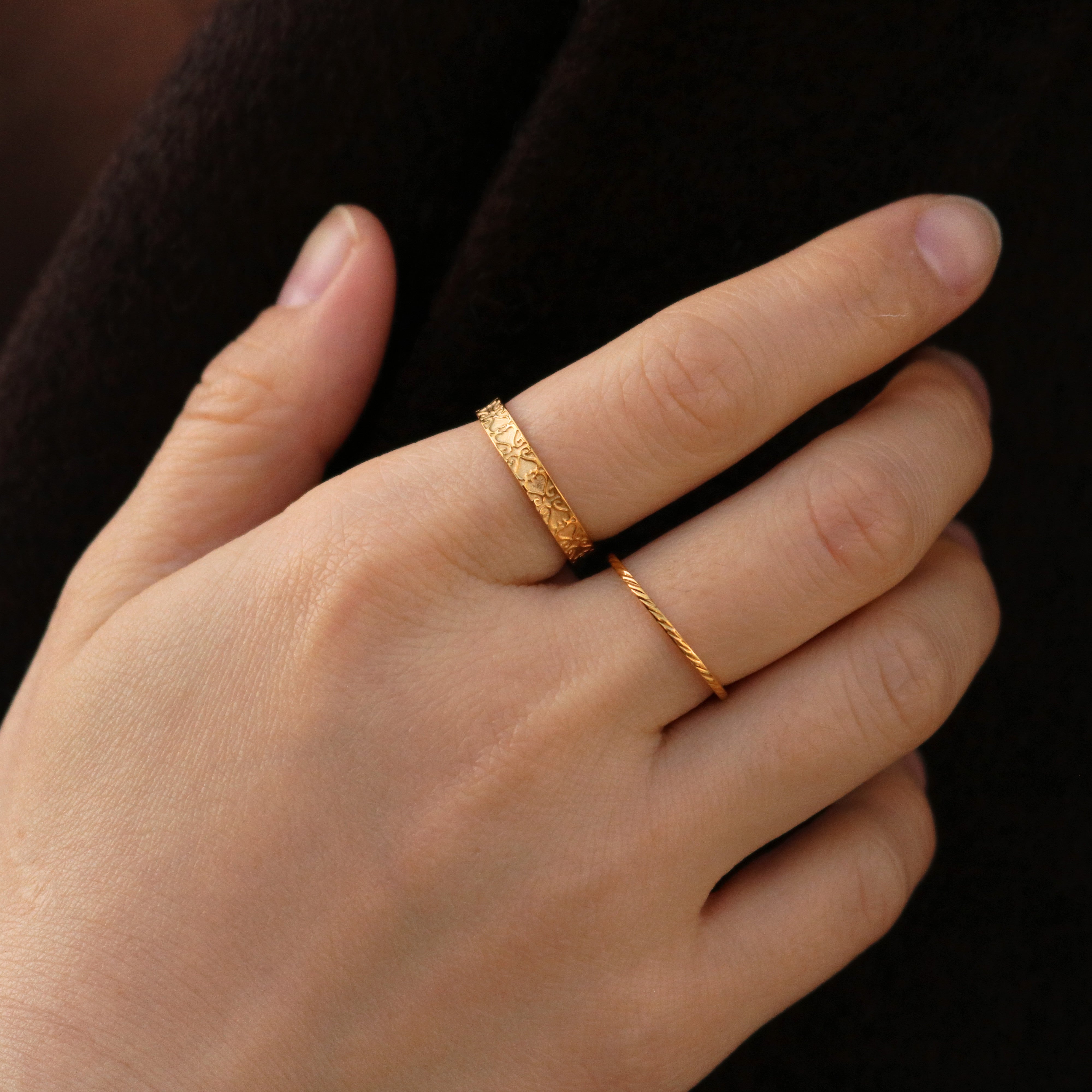 Meideya Jewelry Herringbone Slim Band Ring