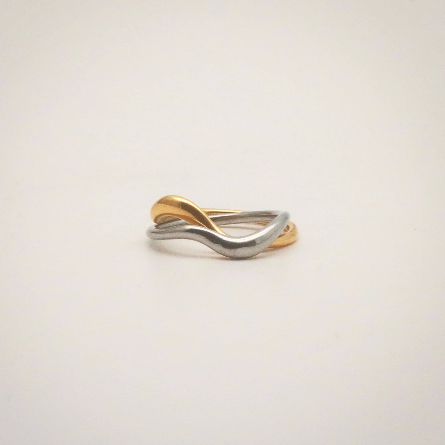 Love Wave Ring, waterproof 18k gold-plated stainless steel