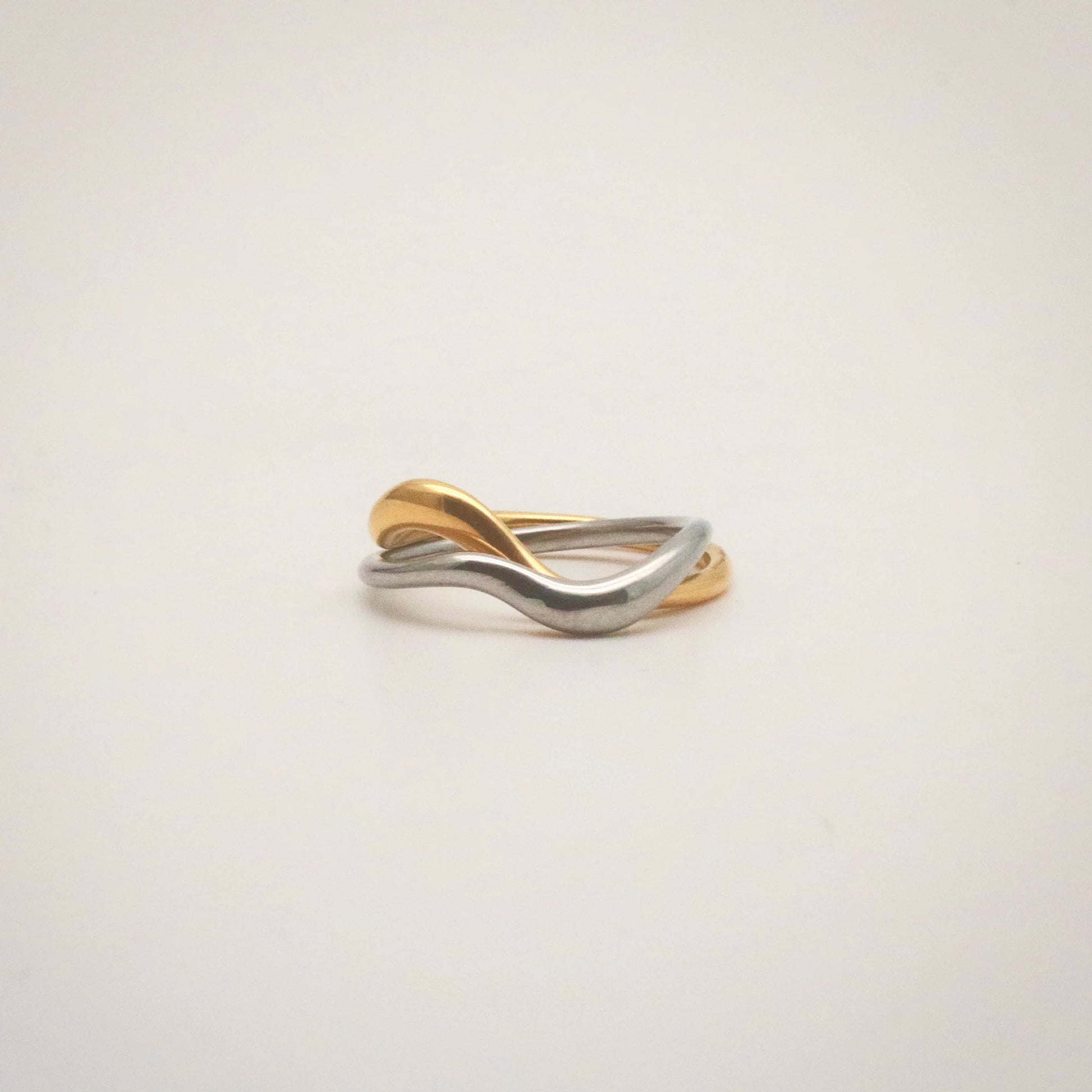 Love Wave Ring, waterproof 18k gold-plated stainless steel