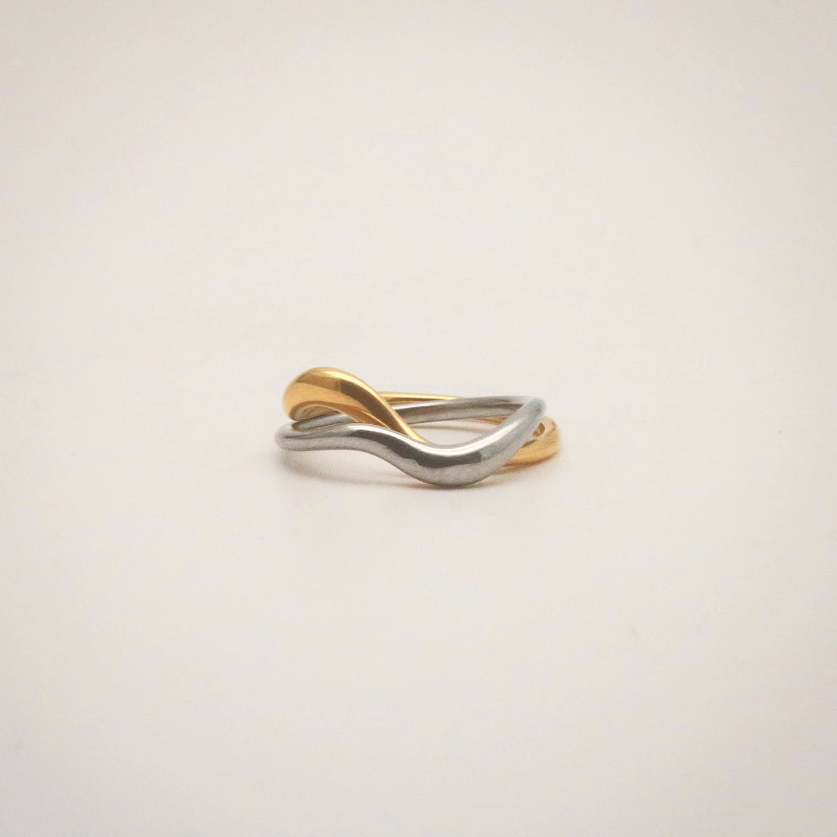 Love Wave Ring, waterproof 18k gold-plated stainless steel