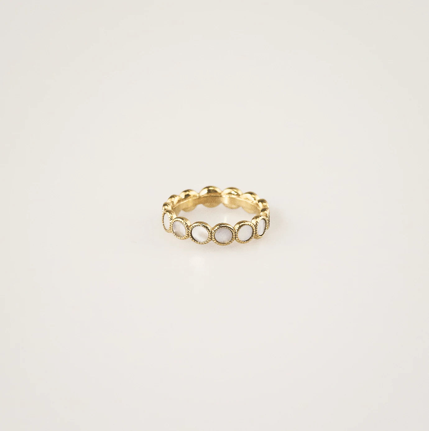 Mother of Pearl Eternity-Ring