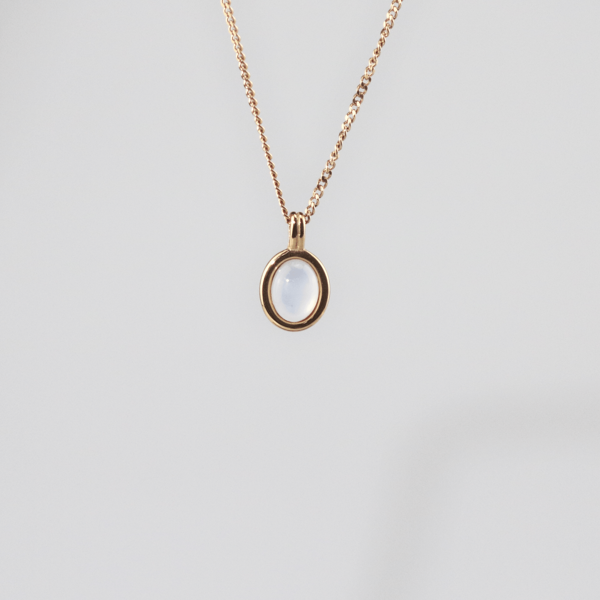 Oval Moonstone-Necklace