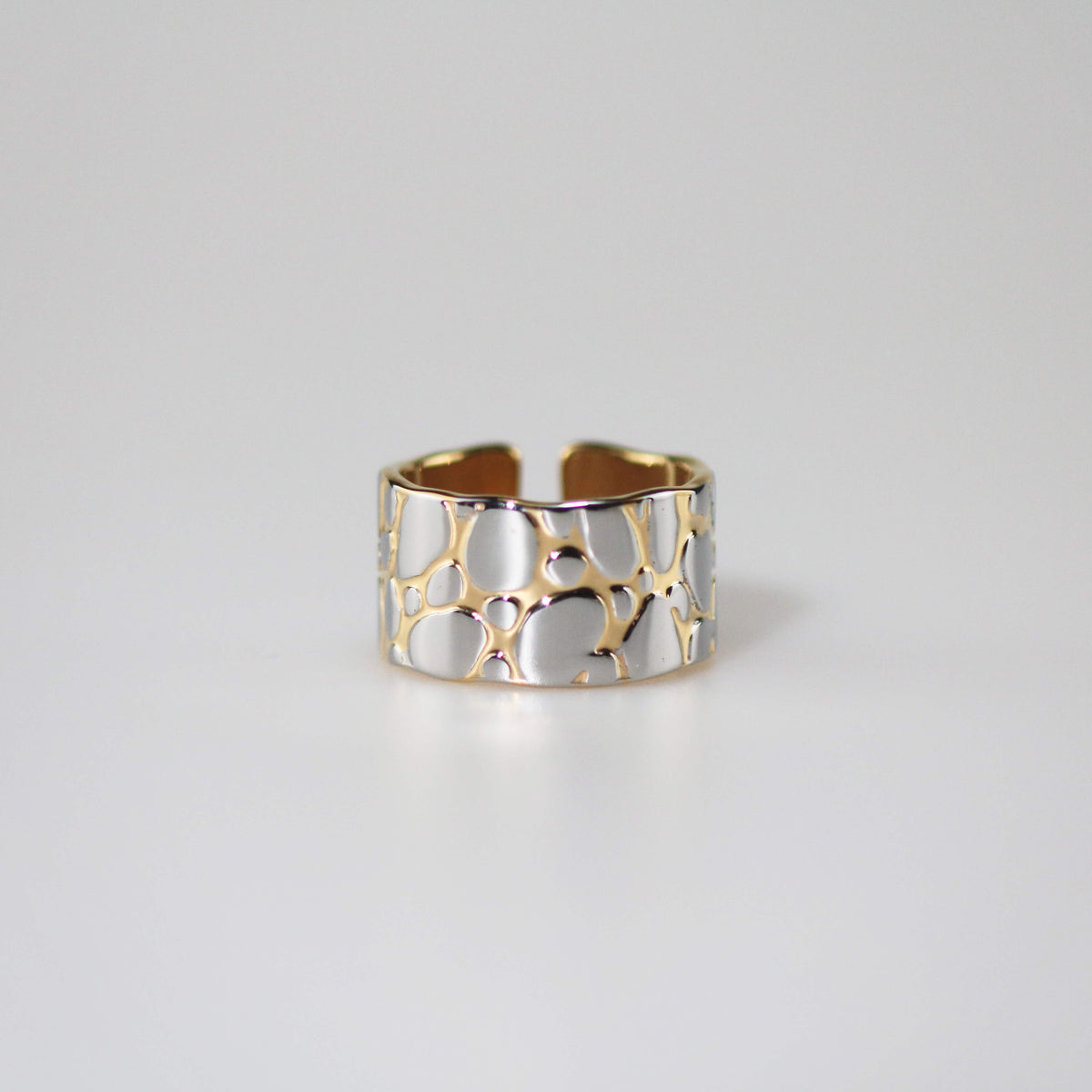 Waterproof Tarnish-Free Pebble Statement Band Ring, 18k gold-plated stainless steel