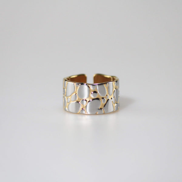Waterproof Tarnish-Free Pebble Statement Band Ring