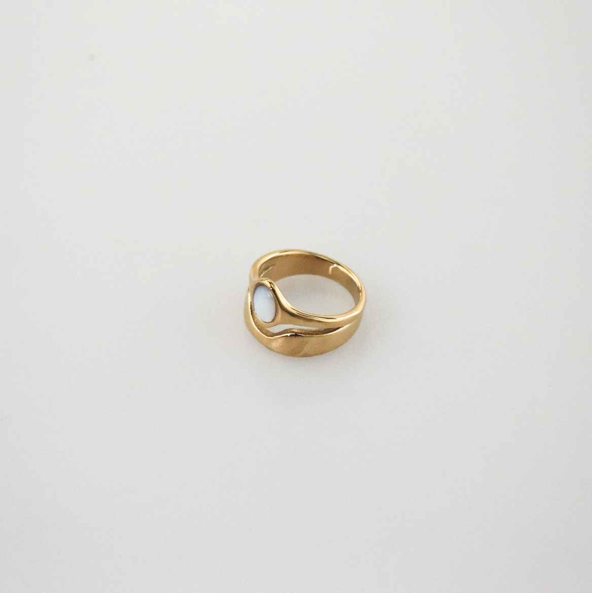 Hugo Ring, waterproof 18k gold-plated stainless steel