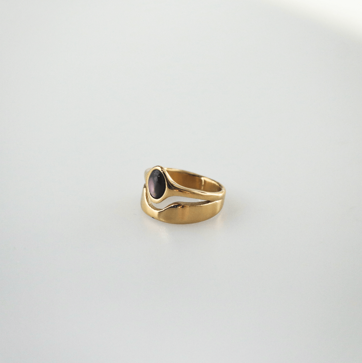Hugo Ring, waterproof 18k gold-plated stainless steel