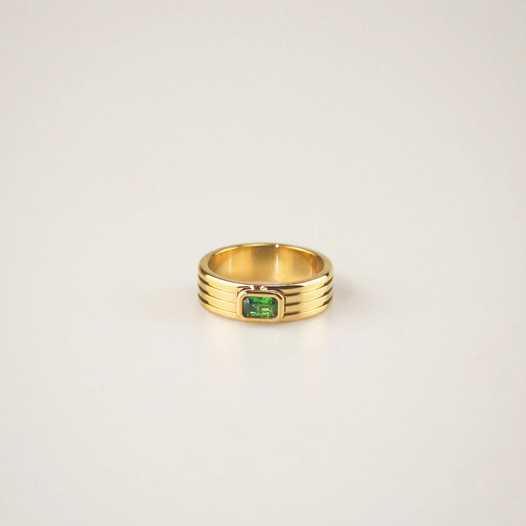 Green Stone Ribbed Ring, waterproof 18k gold-plated stainless steel