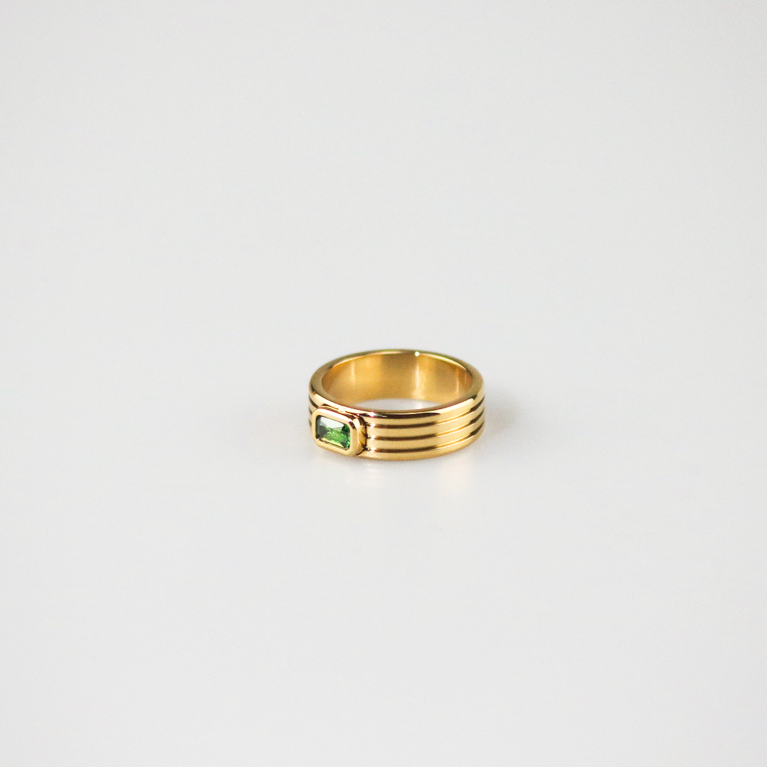 Green Stone Ribbed Ring, waterproof 18k gold-plated stainless steel