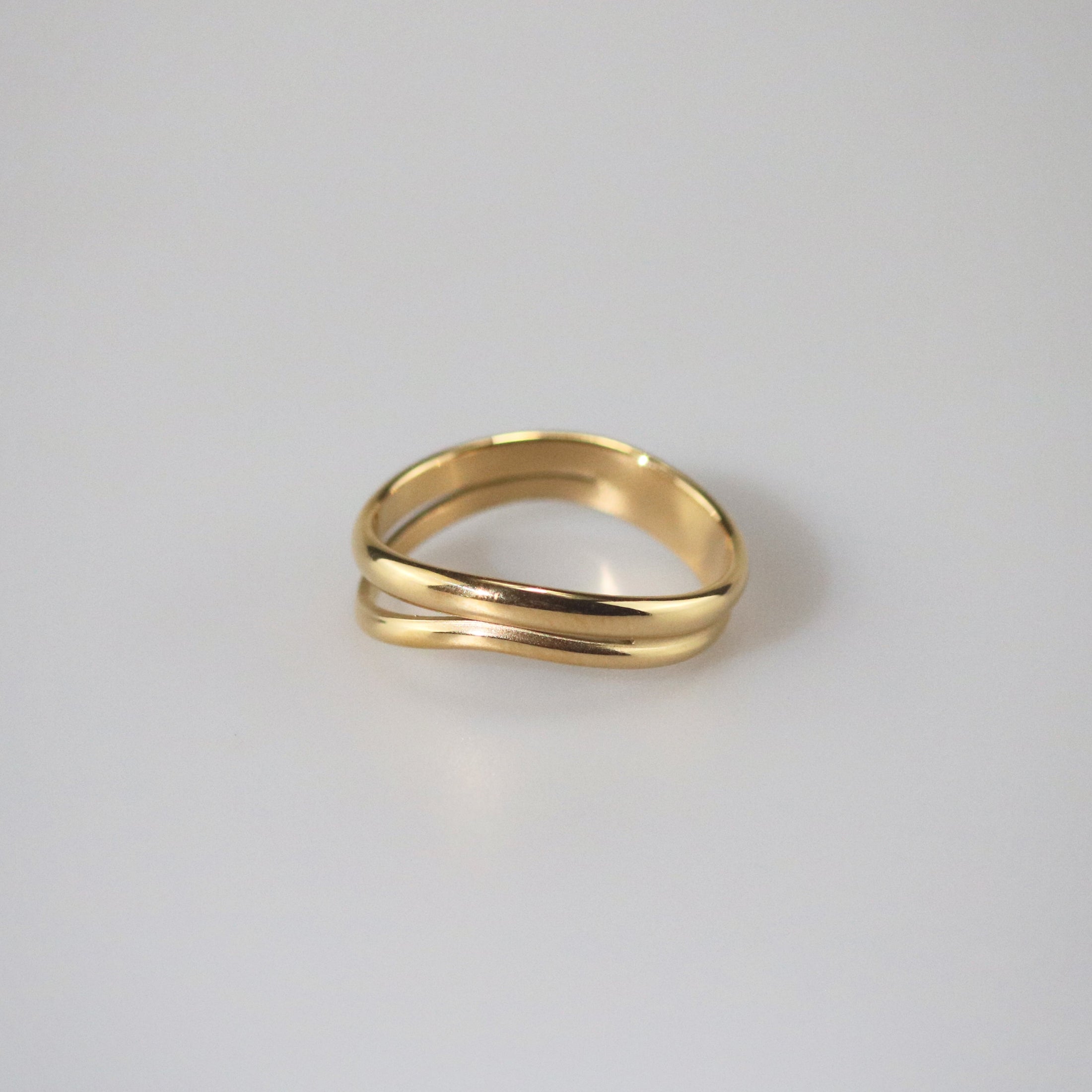 Waterproof Gold Wave Ring, 18k gold-plated stainless steel