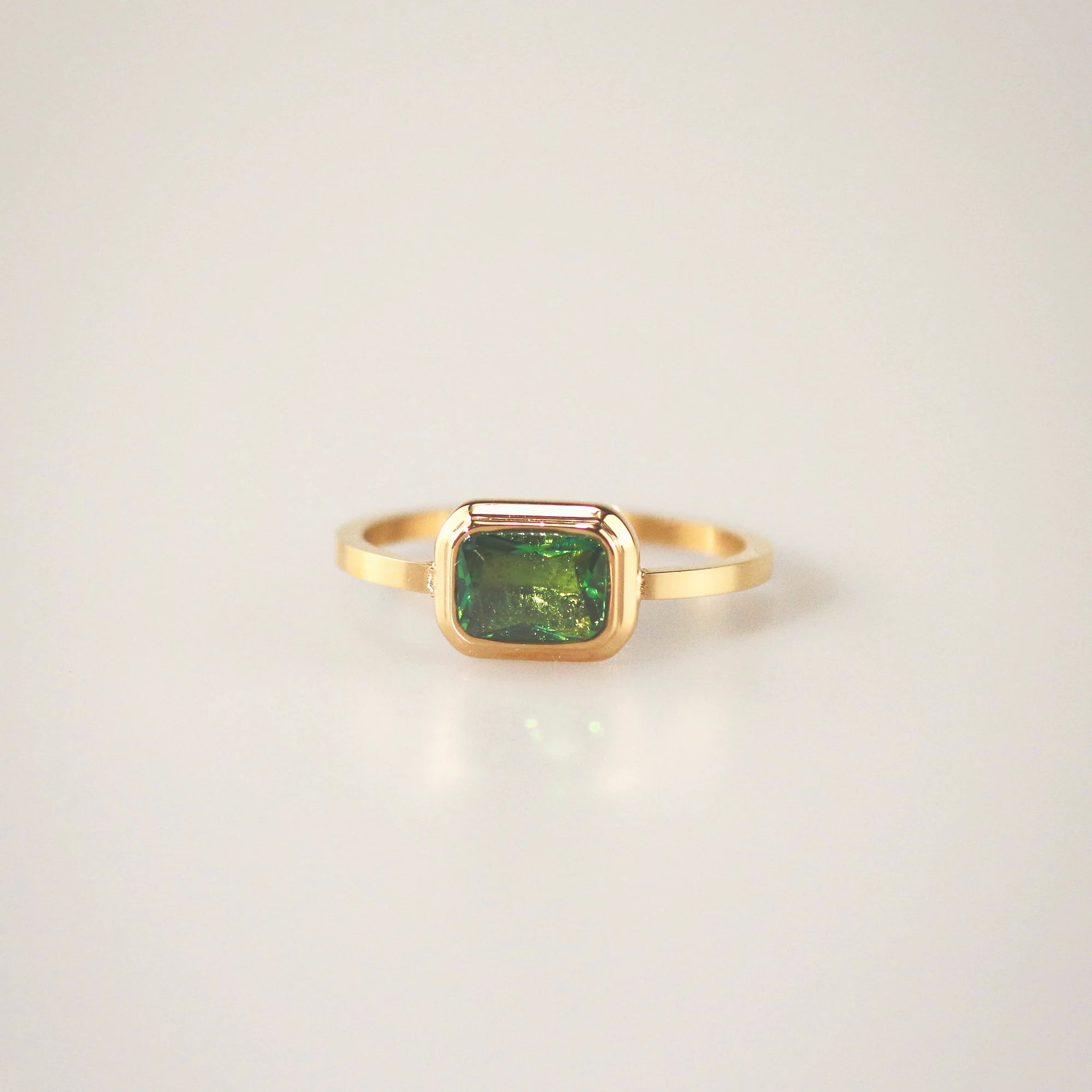 Meideya Jewelry Square Gemstone Ring Emerald