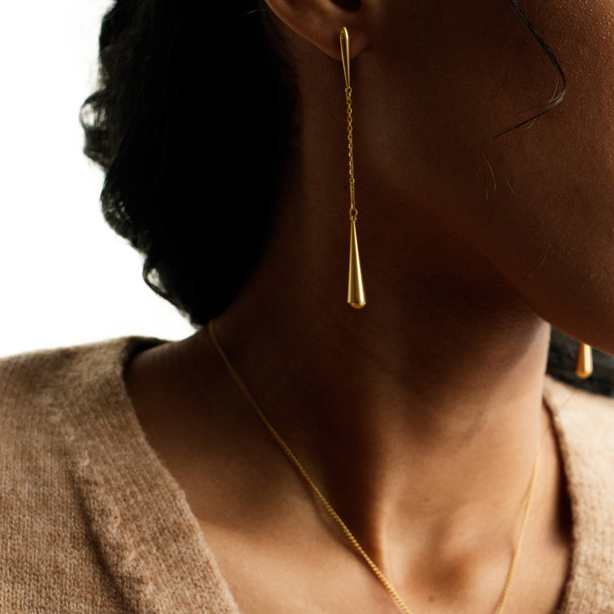 Gold teardrop dangle chain earrings