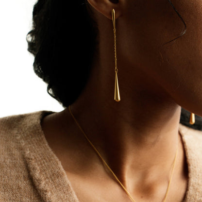 Gold teardrop dangle chain earrings