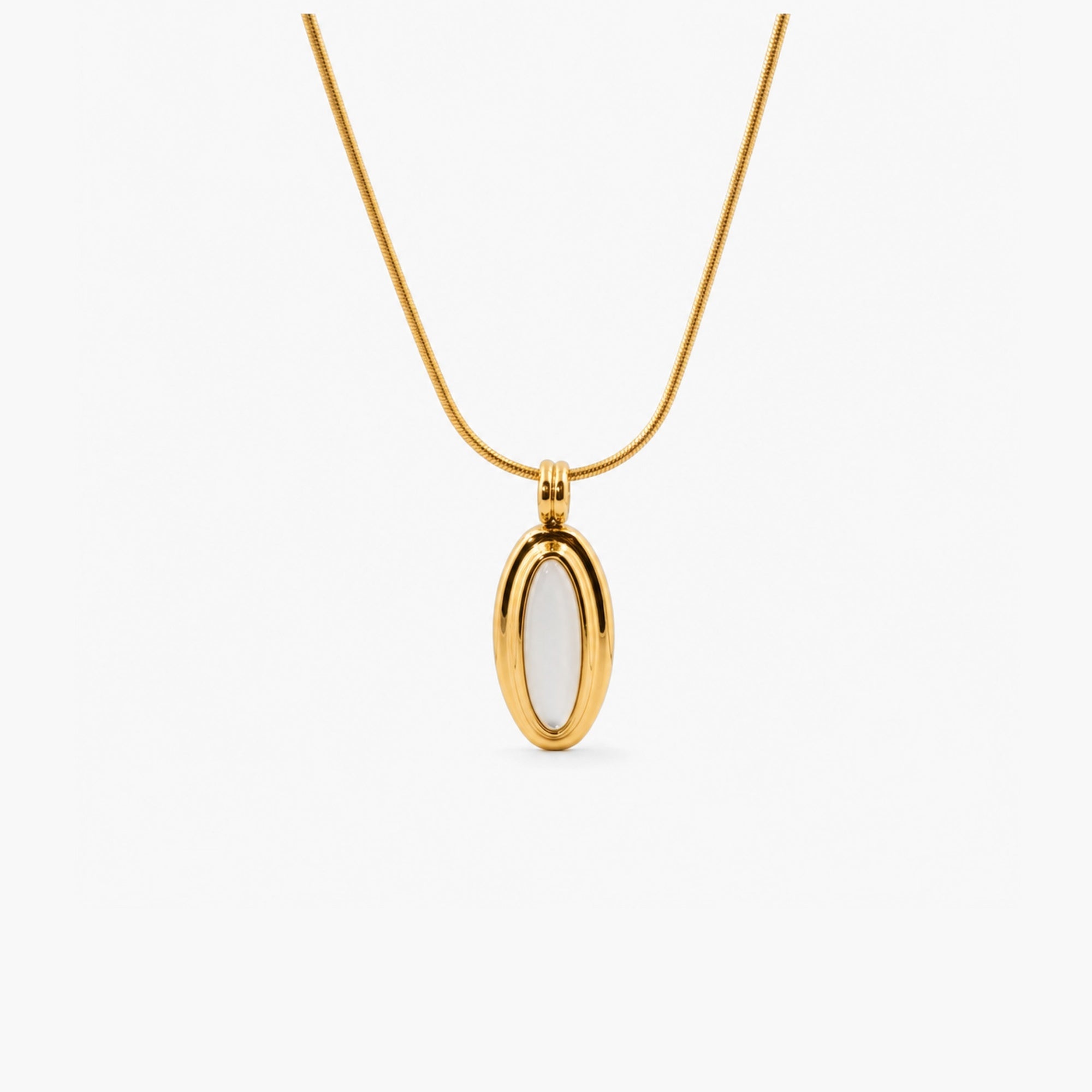 Vintage Mother of Pearl Pendant Necklace
