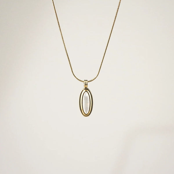 Vintage Mother of Pearl Pendant Necklace – Stylr
