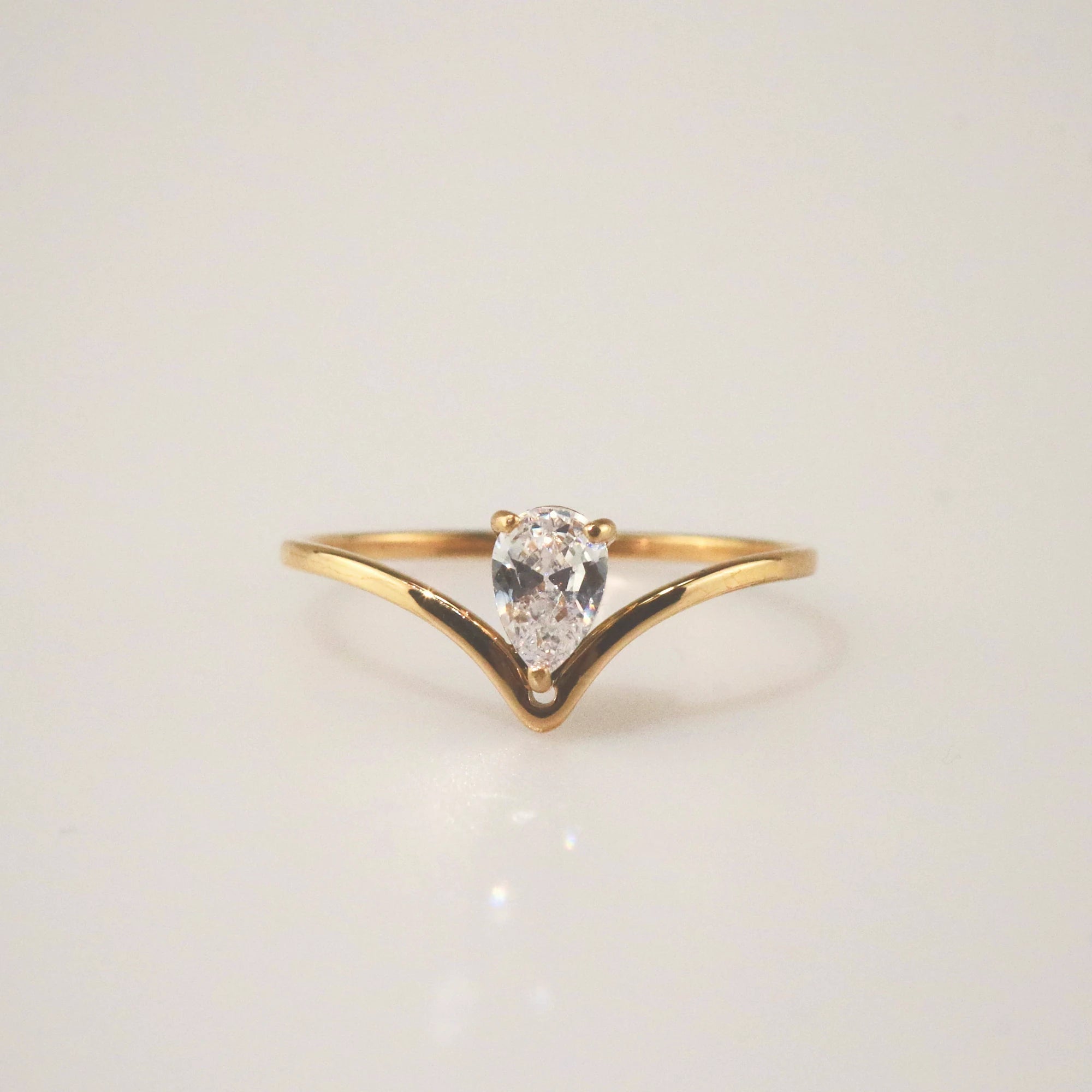Meideya Jewelry Pear Diamond V shaped ring