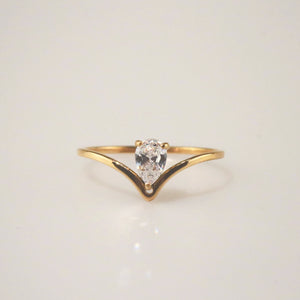 Meideya Jewelry Pear Diamond V shaped ring