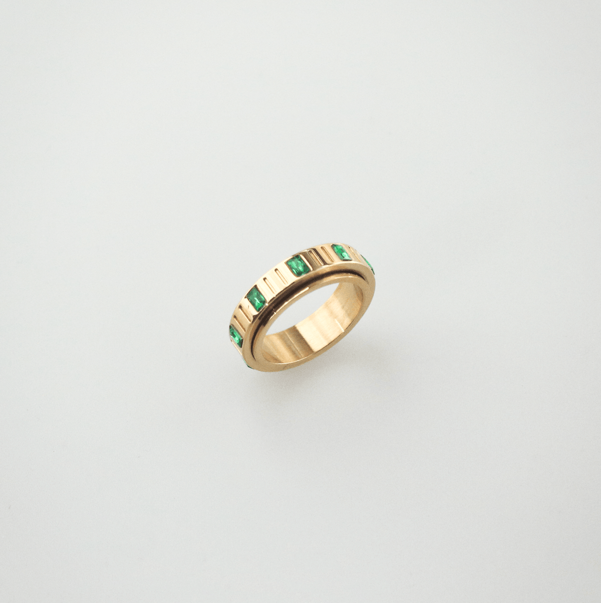 emerald fidget ring