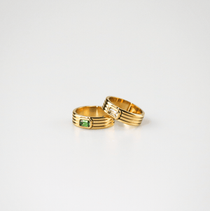 gemstone ribbed ring