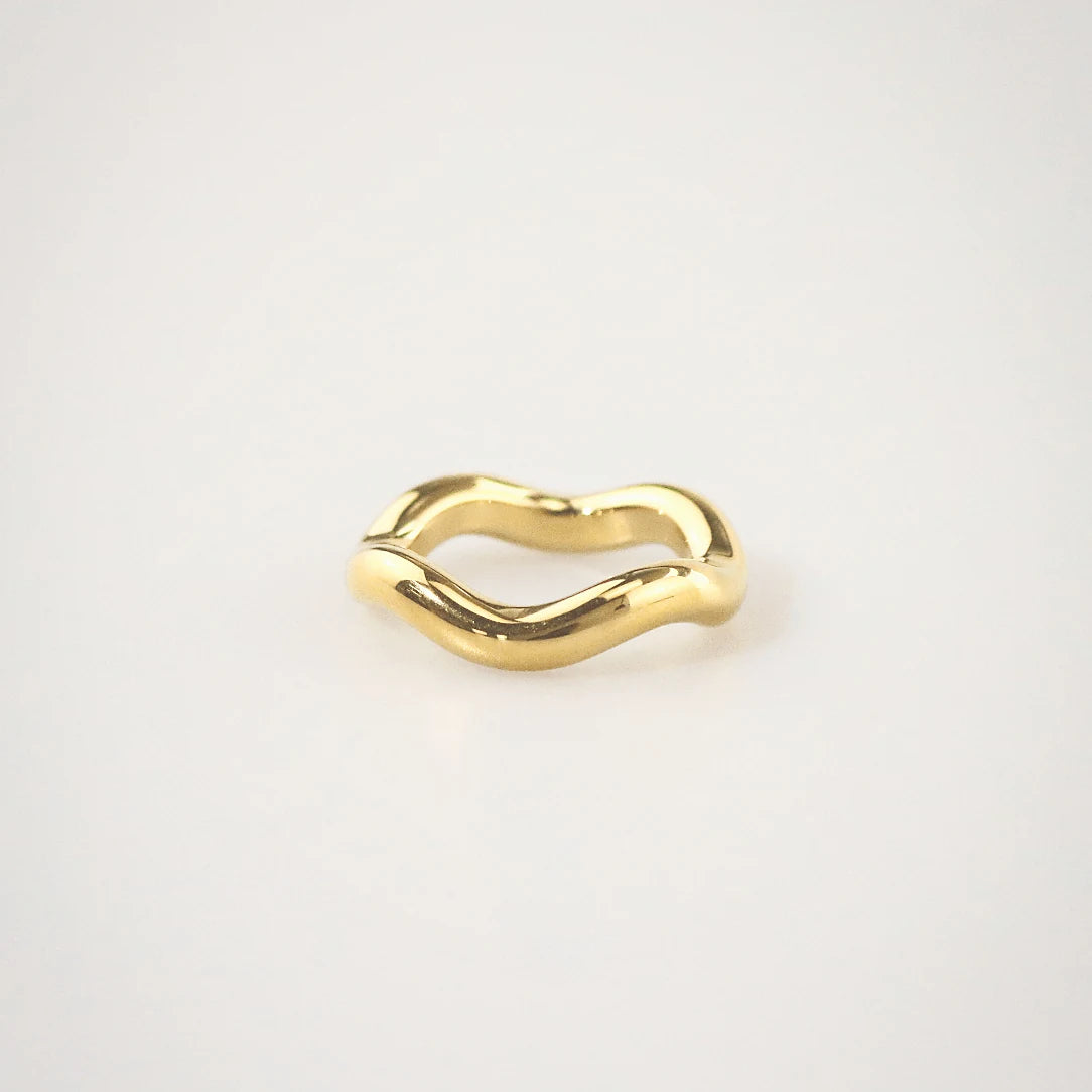 gold band ring womens