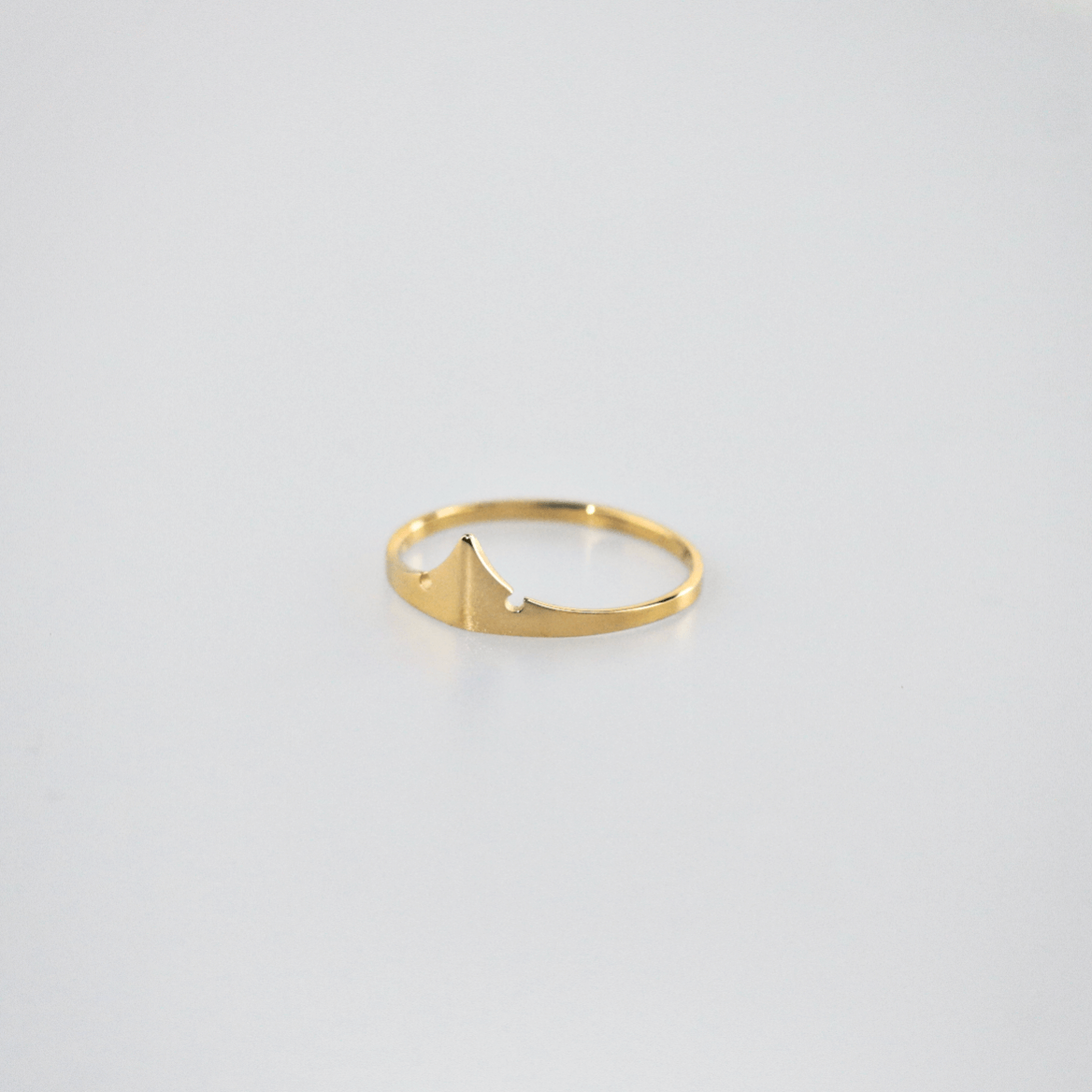 gold crown ring